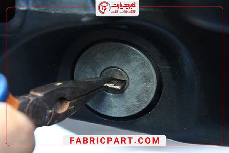 دلیل قفل شدن سوئیچ خودرو چیست؟